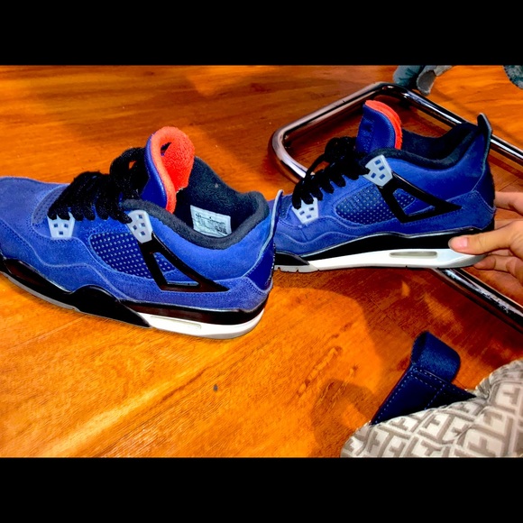 Jordan 4’s Navy - Picture 1 of 2